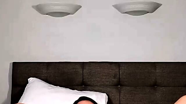 Sexy hottie Anetta Keys enjoys a solo toy masturbation