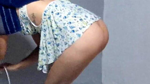 I received the cable TV technician without panties and gave him pussy without a condom!