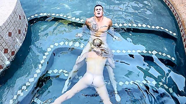 Cherie DeVille sucks hard sausage in the pool