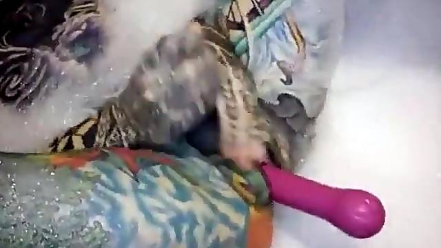 Salope hermaphrodite vibrator