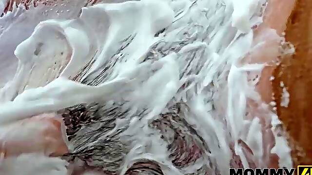 MOMMY4K. Shaving aged snatch and screw