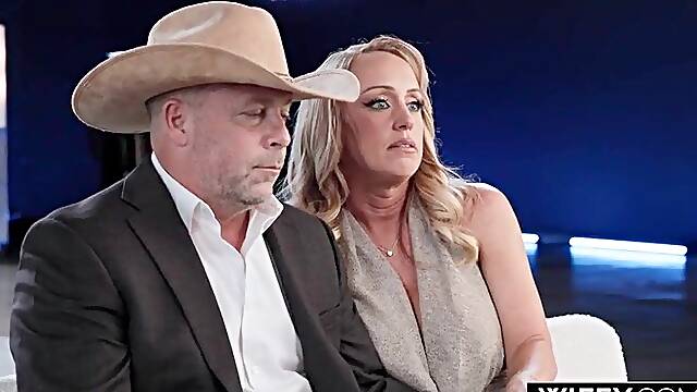 We crave the freedom that comes with being stripped everywhere Get willing for the large disclose Swamp Barbee is putting the face with the ass and taking the hotwife lifestyle public. U saw it...