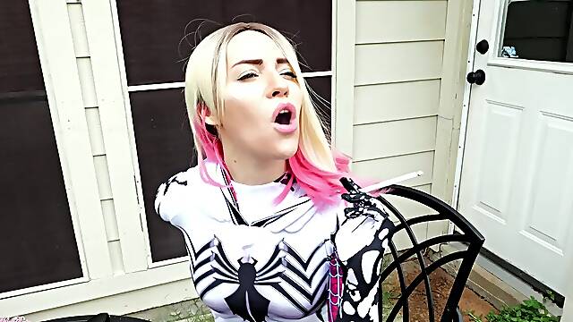 Gwen Stacys Hot Smokin