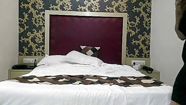 Fantasy Riya Gives Blowjob to South Indian Boyfriend