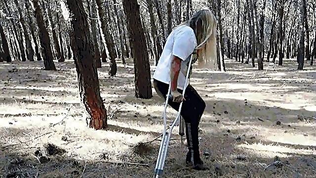 Walking in the forest on crutches, Elizabeth got lost AVI (1920x1080) FHD